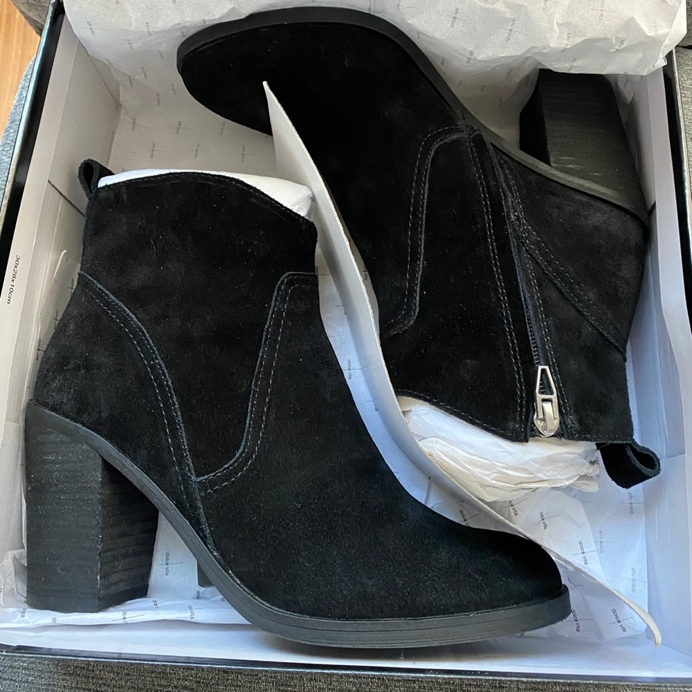 Dolce Vita Saint Suede Ankle Boots